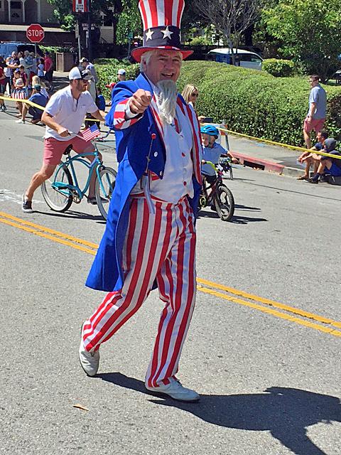 Photos of July 4th Pet Parade at B Ross House.